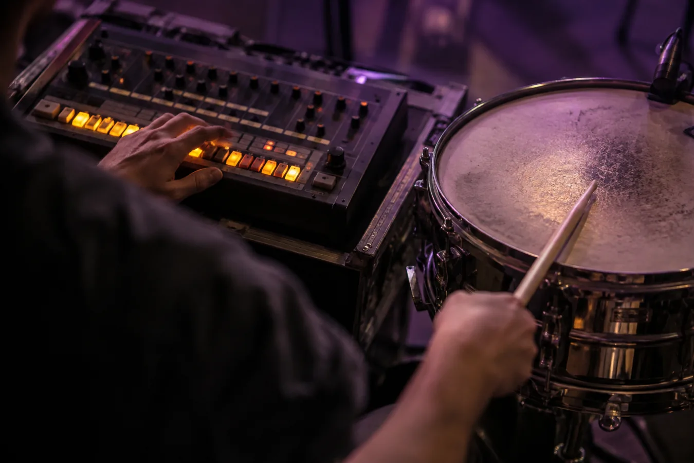 SUB-BASS DOMINANCE VERSUS PERCUSSIVE GROOVE